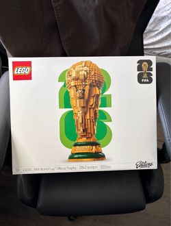LEGO FIFA World Cup Official Trophy Set 43020
