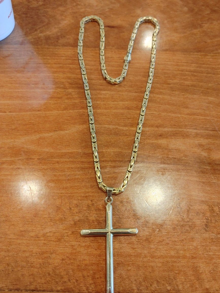 10 Kt Gold Chain And Cross 25 " Squuare Link