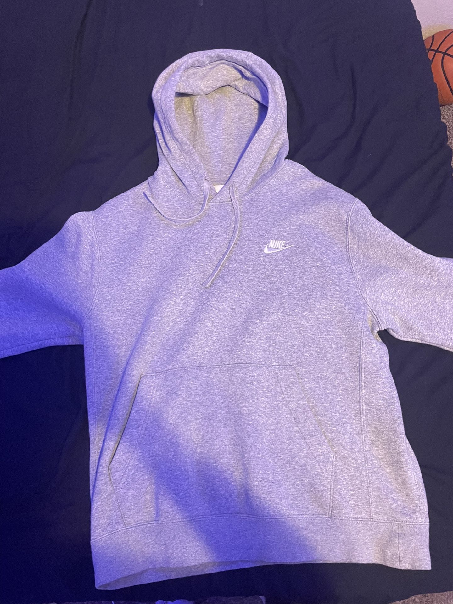 Grey nike hoodie, wore once, good condition, size small in men’s