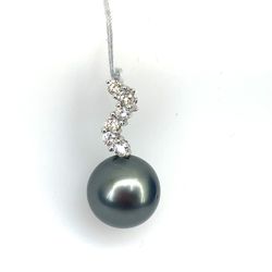 18KT White Gold Diamond Pearl Pendant 4.90g .42CTW I-557