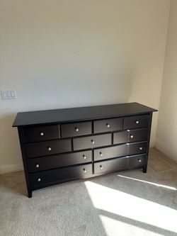 Bassett Dresser with 9 Drawers (dark wood)