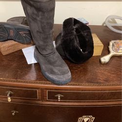 Ugg Hat And Boots Brown, Only Used Once, Like New