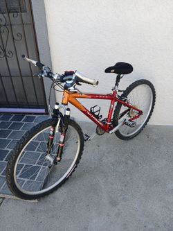 Men's 26" Aluminum Schwinn moab mountain bike
