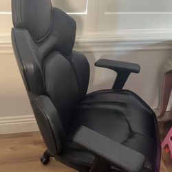 Gaming Chair With Headrest