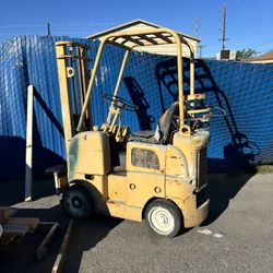 Forklift Cat Allis Case