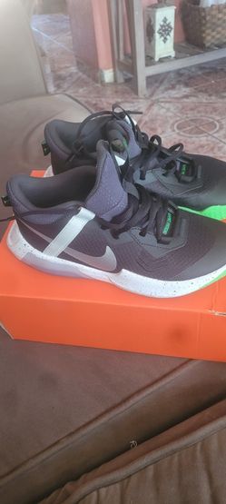 New Nike Air Zoom Crossover Size 4y