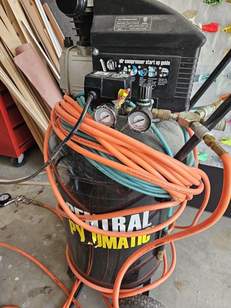 21 Gal Harbor FREIGHT COMPRESSOR