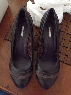 women shoes size 8. new