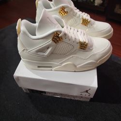Jordan Retro 4  Gold 