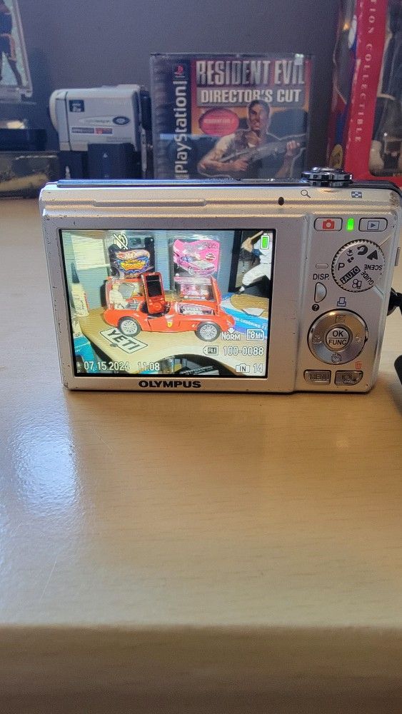 Olympus FE-370 Silver 8MP Digital Camera w/ Battery, Charger.