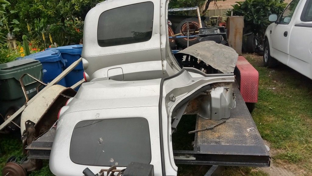 Quarter Panel Chevy HHR Left Or. Right for Sale in Bell Gardens, CA OfferUp
