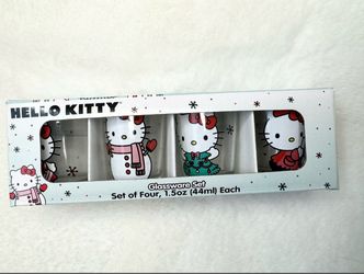 *NEW* Hello kitty Christmas shot glasses