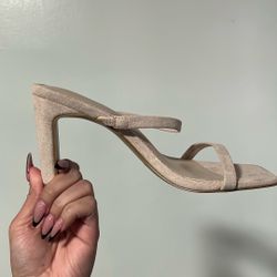 Size 6 Cute Heals 