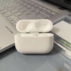 AIRPOD PRO CHARGING CASE 