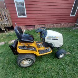 Cub Cadet Lt1046 Riding Mower