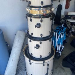 Mapex Mars Drum Set With Ludwig Snare Piccolo 