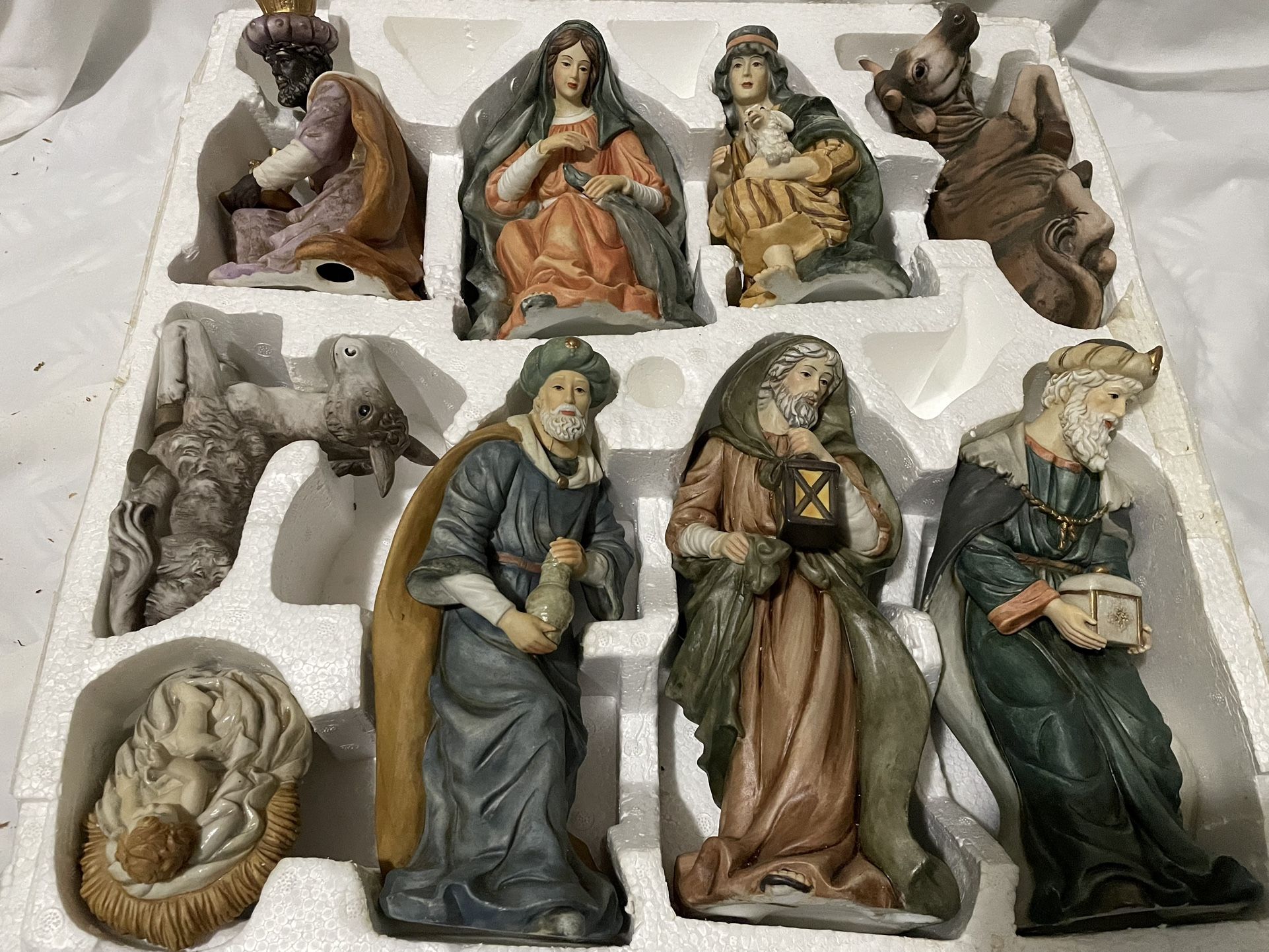 Grandeur Noel Nativity Set ~ 9 Pc Large Porcelain Nativity Figures ~ In Box 