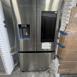 Smart Refrigerator Family Hub