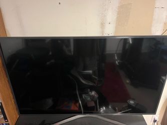READ DESCRIPTION samsung 50” smart tv