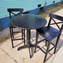 Kitchen Table Round With 2 Stools