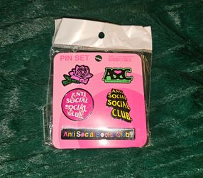 Anti social social club pin set
