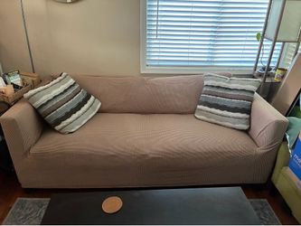 🚨 CURB ALERT — FREE COUCH! 🚨