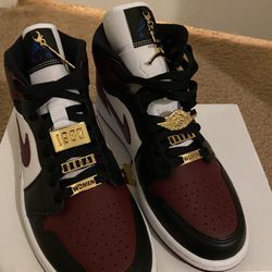 WMNS AIR JORDAN 1 MID