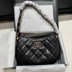 New Ladies 𝐂𝐂 𝐂𝐡𝐚𝐧𝐞𝐥 Bag 