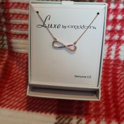 Ladies, Teens Infinity Necklace Brand New