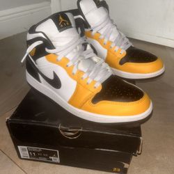 Air Jordan 1 Mid Size 12 Yellow Ochre/Black-White Jaune Ochre/blanc/Noir Size 11