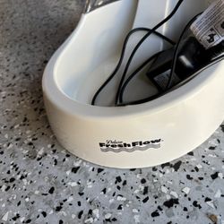 Cat Recirculating Water Bowl