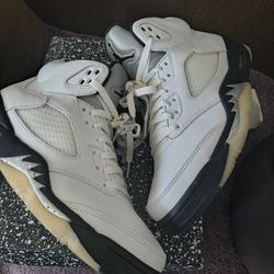 Jordan 5 Silver Metallic Size 10 (NO TRADES PRICE IS FIRM) 