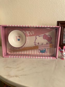 Hello Kitty sushi plate pink