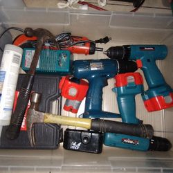  Drills .w/Battery  And  Charger 
