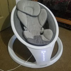 Munchkin bluetooth Enabled Baby Swing 