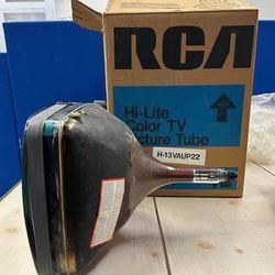 Vintage RCA Color TV Picture tube, 13VAUP22 RCA CRT. RCA television Picture tube. Untested, Full refund if not in working order