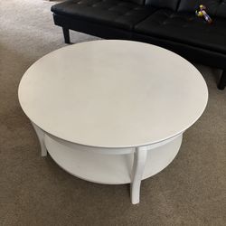 White Round Wood Top Coffee Table with Shelf 