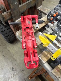 Air tool rockdrill