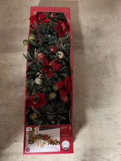 NEW Member's Mark 9 ft Pre-Lit Christmas Decorated Garland