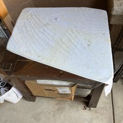 The Round Circle Of Glasses. Diameter 36 Inch 