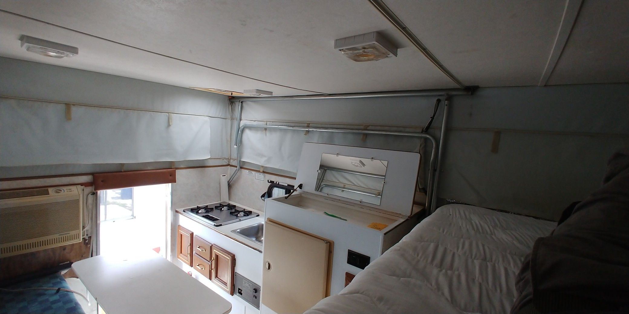 Skamper pop up truck slide in camper for Sale in Fort Lauderdale, FL