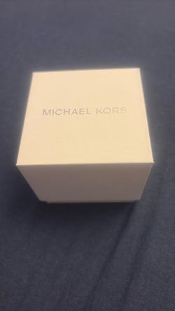 Michael Kors Watch Box