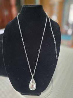Silver Tone Tear Drop Necklace