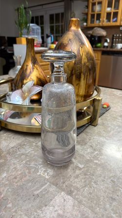 Clear Glass Decanter with Stopper