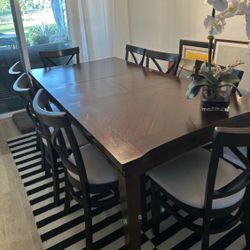 Large Adjustable Dining Table with 8 Chairs