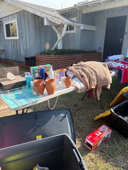 Quick pop up yard sale