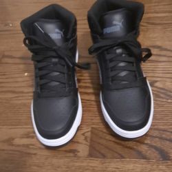 Puma Black Shoes Size 8.5