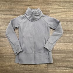 Lululemon Women’s Radiant Fleece Jacket Light Blue Size 10 Excellent