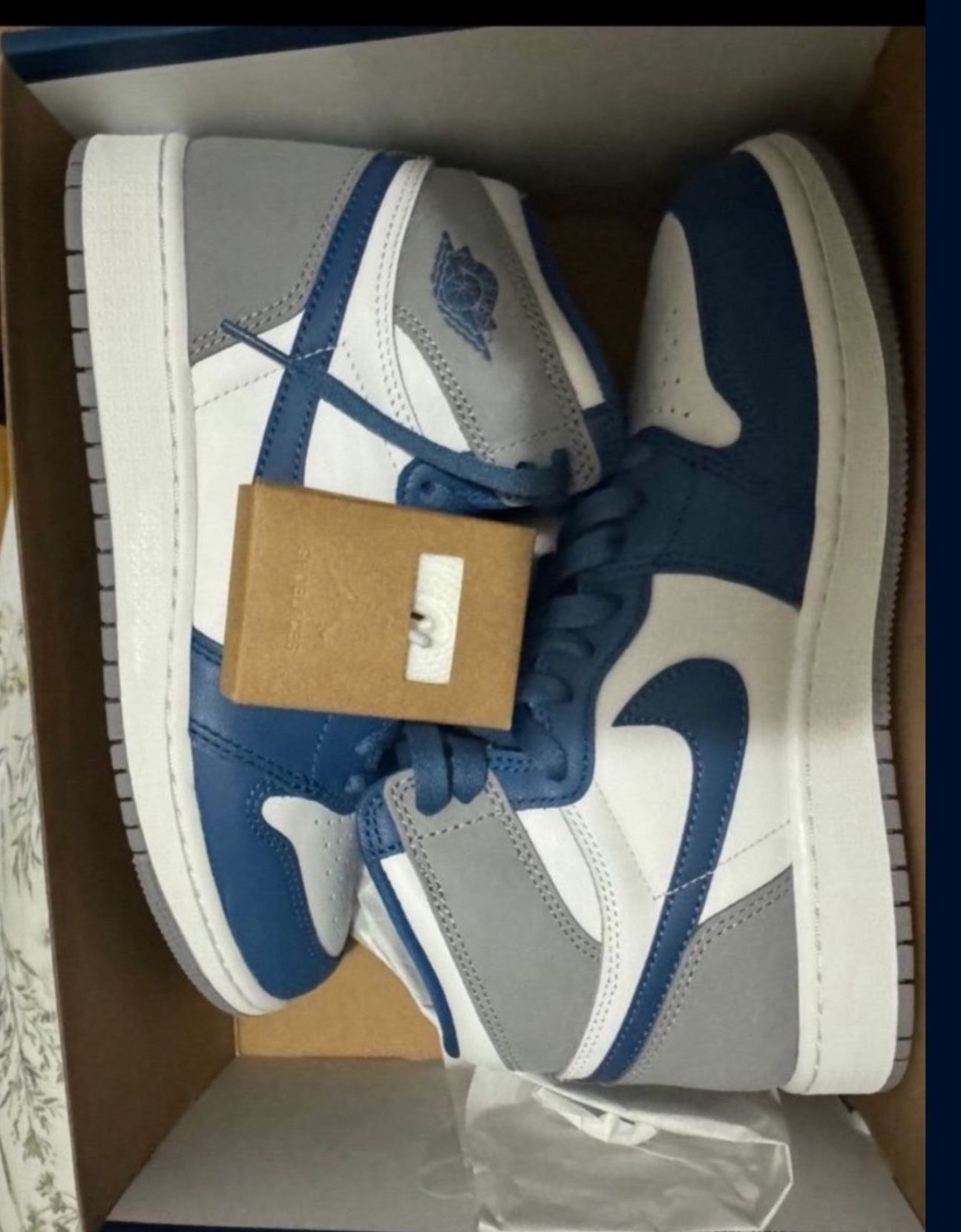 new retro air jordan 1 size 7Y