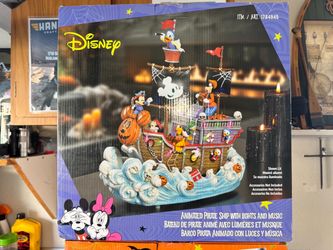Brand New Disney Animated Pirate Ship